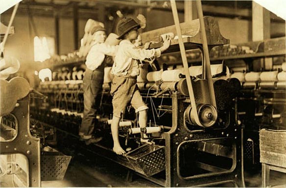 Garçons dans l'industrie textile