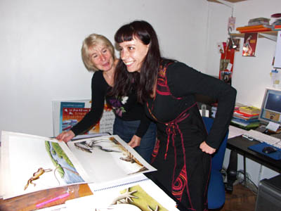 Anne et Virginie lors d'une séance de travail sur la mise en forme finale du livre